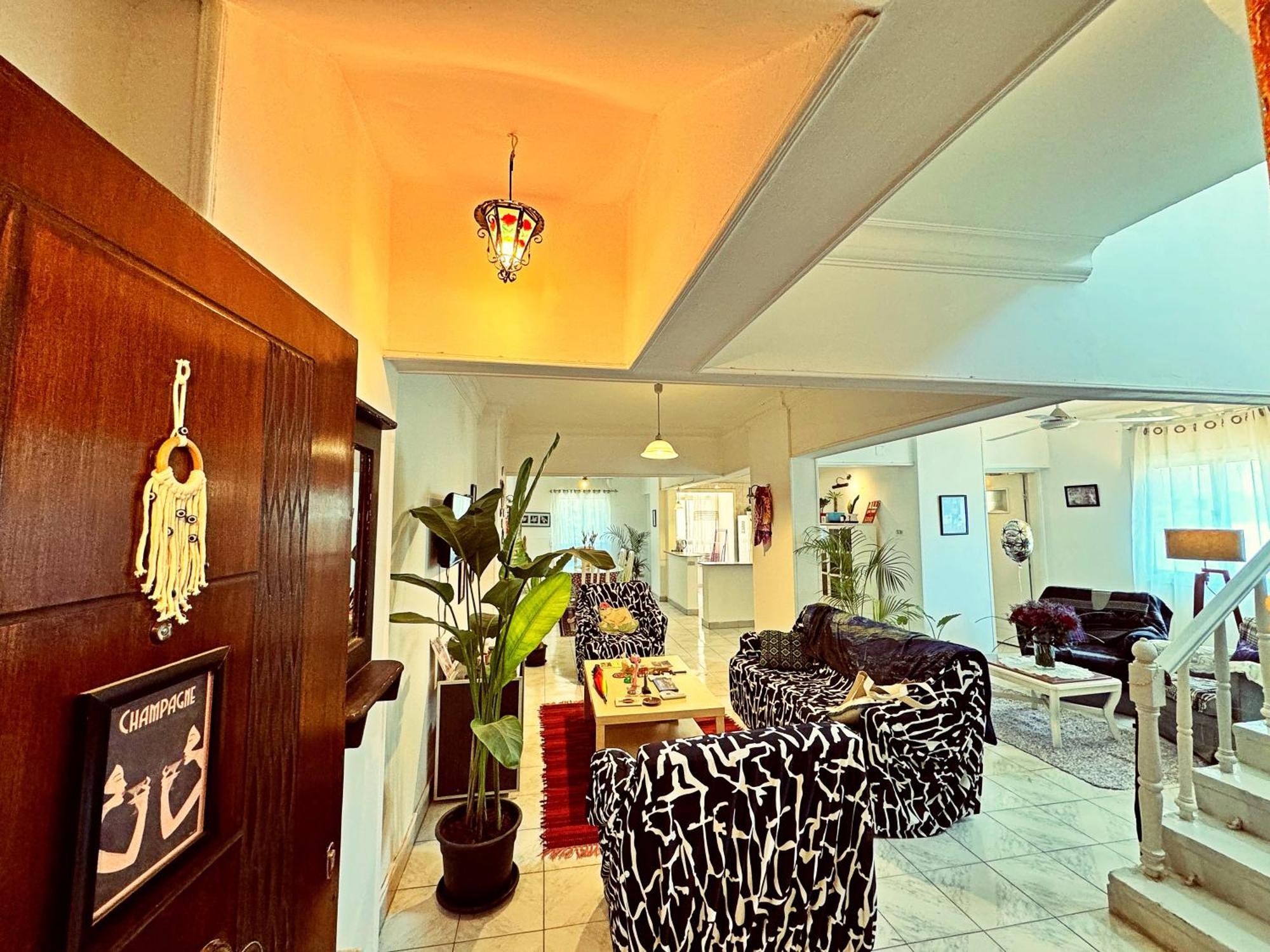 Large Room With Its Own Balcony El El Cairo Exterior foto