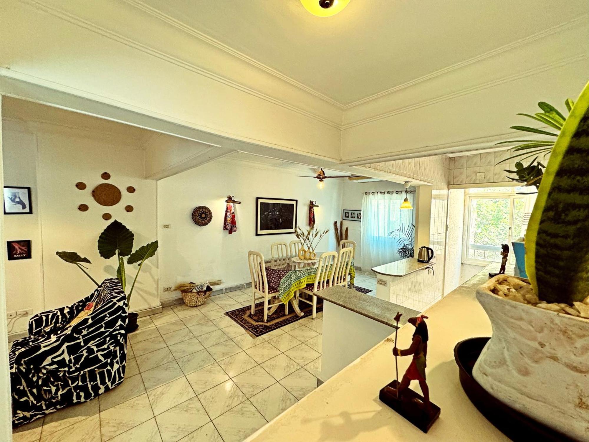 Large Room With Its Own Balcony El El Cairo Exterior foto