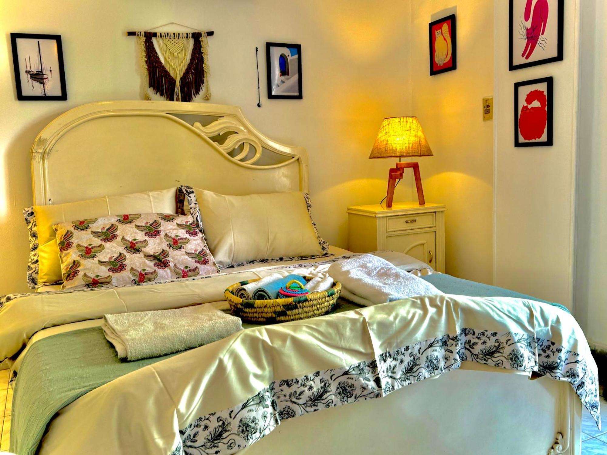 Large Room With Its Own Balcony El El Cairo Exterior foto